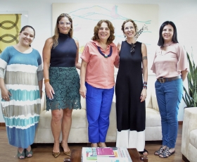 Reunião do Instituto de Estudos Avançados Caleidoscópio. Na imagem, as pesquisadoras: Alice Cidade(DPI), Maria Carmen Gomes(CEAM), Márcia Abrahão(Reitora UnB), Viviane Resende(CEAM) e Elisabeth Ibarra(CEAM). Foto: Beto Monteiro/Ascom UnB. 07/02/2023